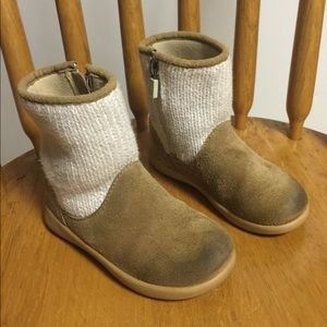 Ugg toddler size 8